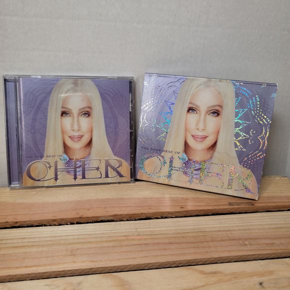 CD Cher The Very Best Of w/ slip cover - Picture 1 of 4